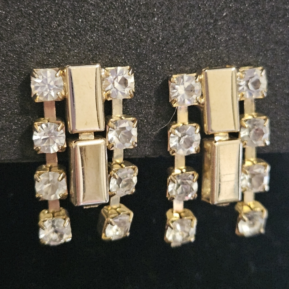 Vintage goldtone and rhinestone dangle earrings